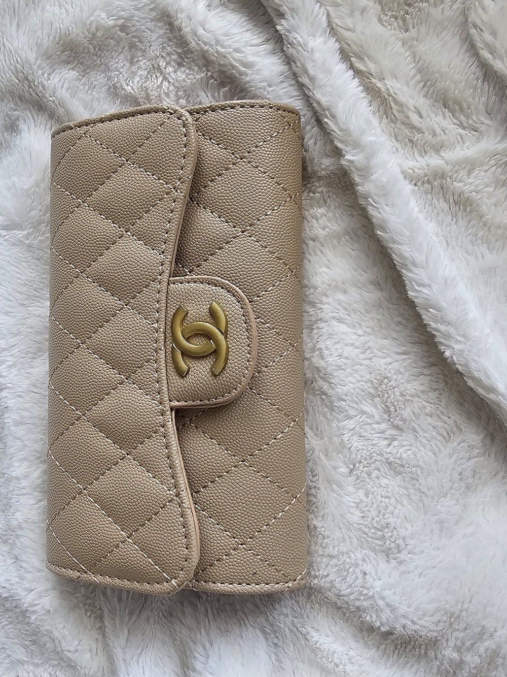 Beige Quilted Chain Crossbody Bag - Designer Style - Picture 2 of 5
